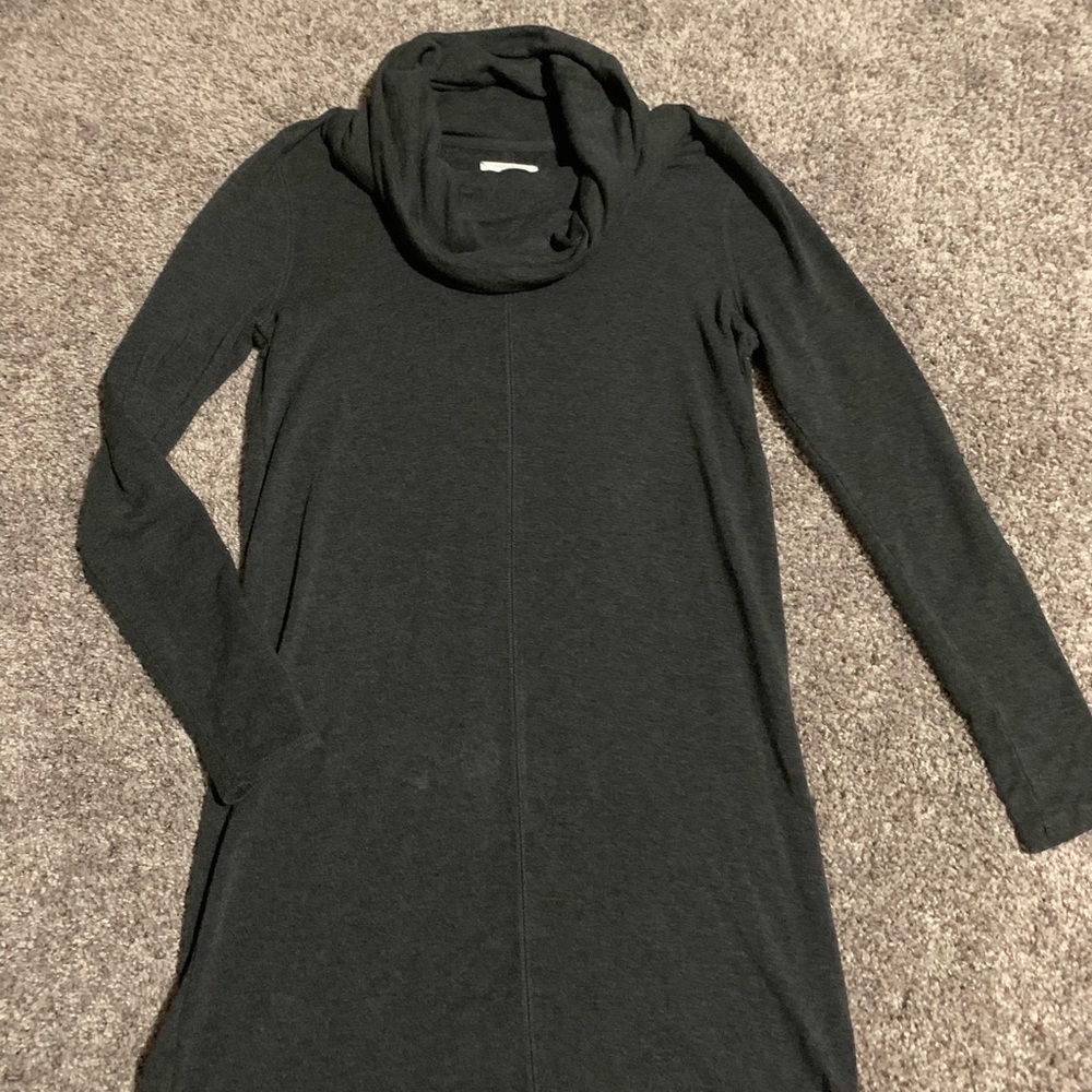 Cute cowl neck light sweater dress. XS